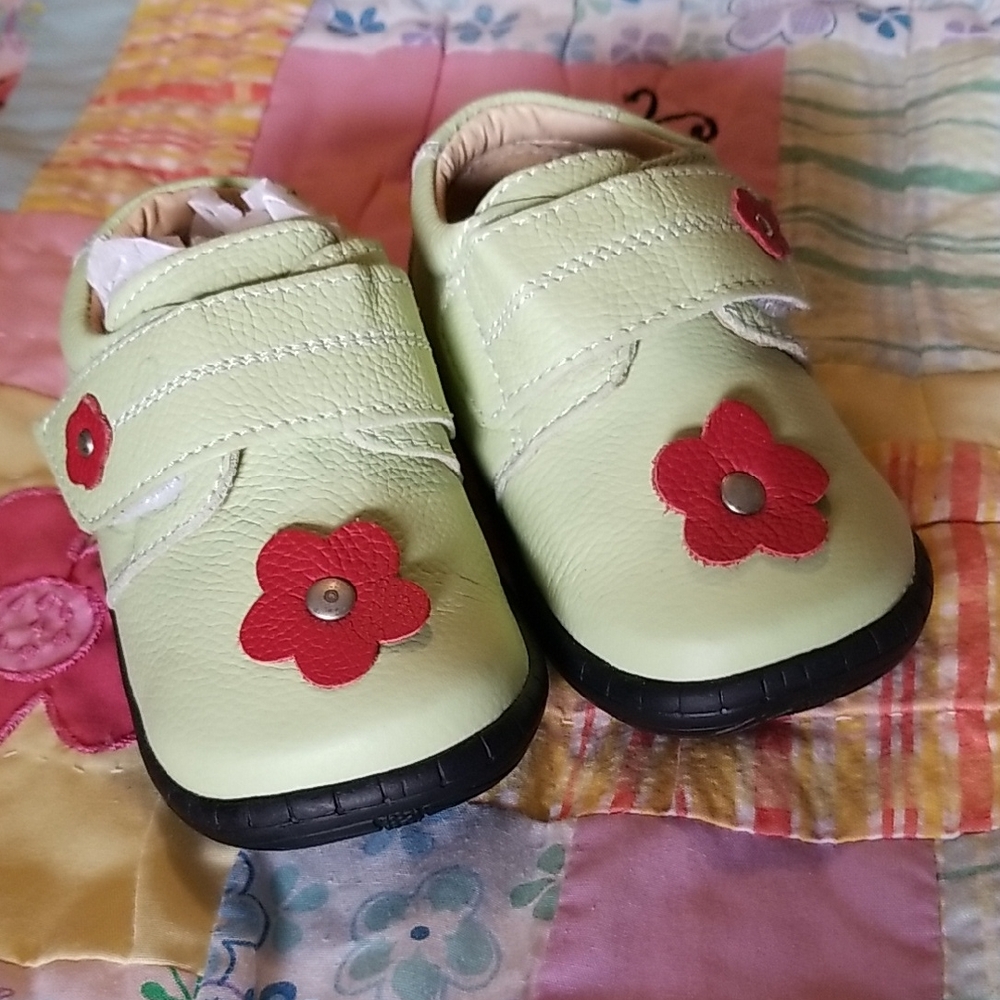 Pedoodles baby Walker Shoes w/Floral Accents. 12-18 & 18-24 Months. New In Bag